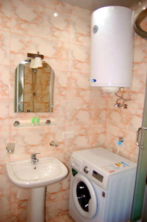 Irina Apartment 1 باتومي المظهر الخارجي الصورة